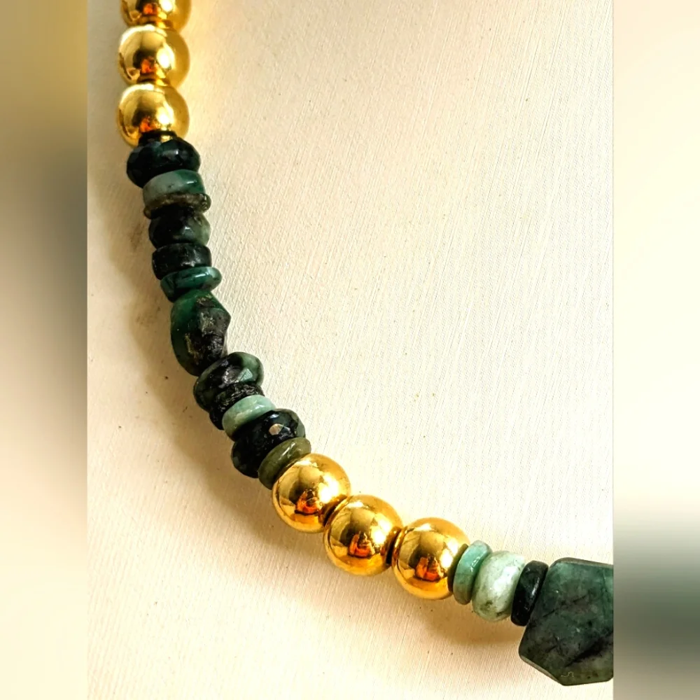 Natural Green Emerald Chips, Beads and Stones With Gold Bead Balls Necklace